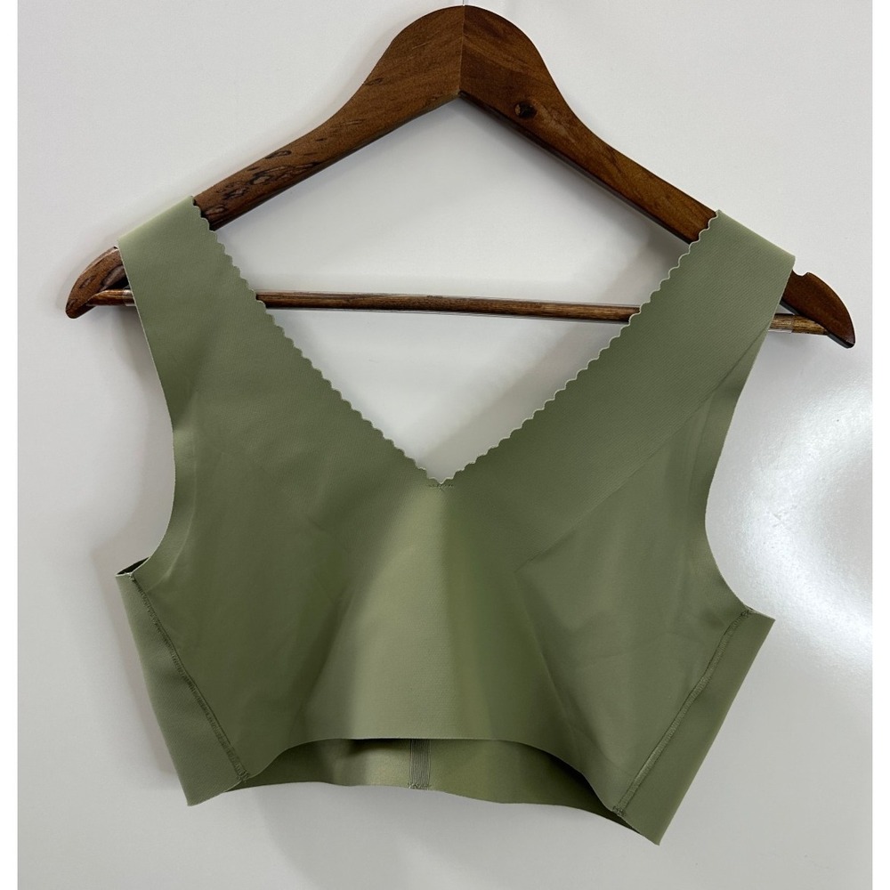 Evelyn & Bobbie Evelyn Deep V-Neck Seamless Wirefree Bra Pullover Matcha Green - Picture 11 of 13